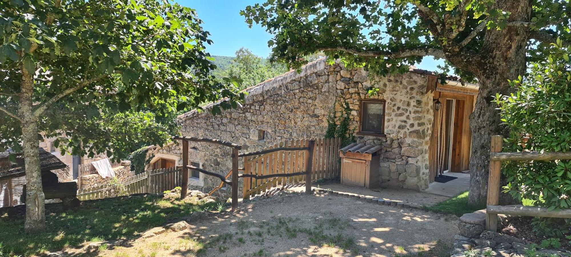 Gites Domaine De Silhac Ardeche Exterior foto